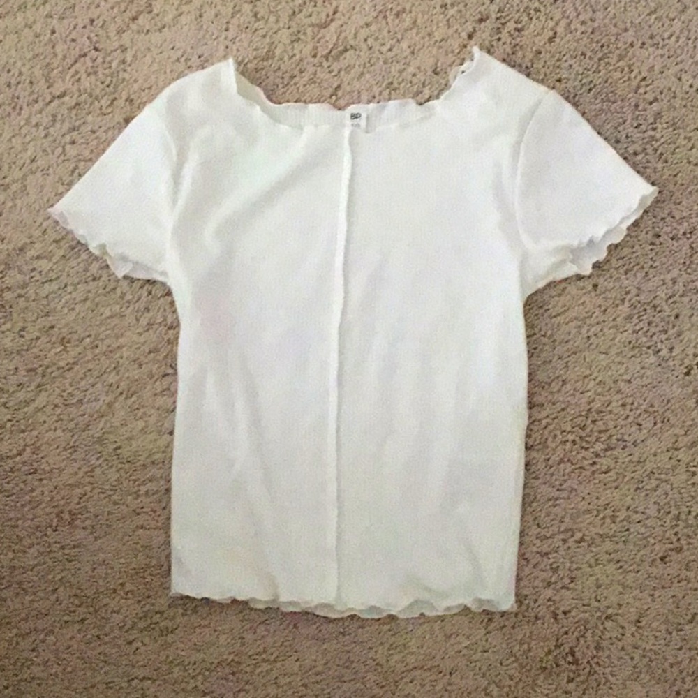 White short sleeve top